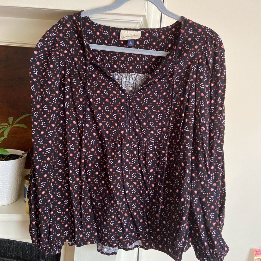 universal thread top